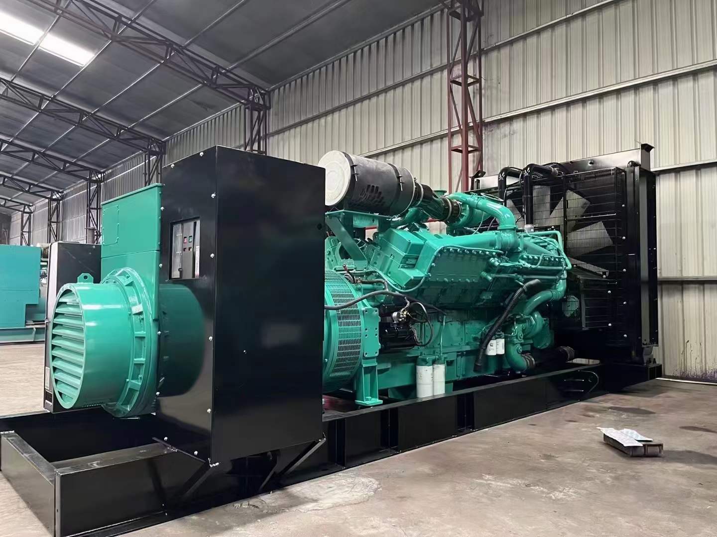 双河如何降低 800kW 柴油发电机输出电流的波动？